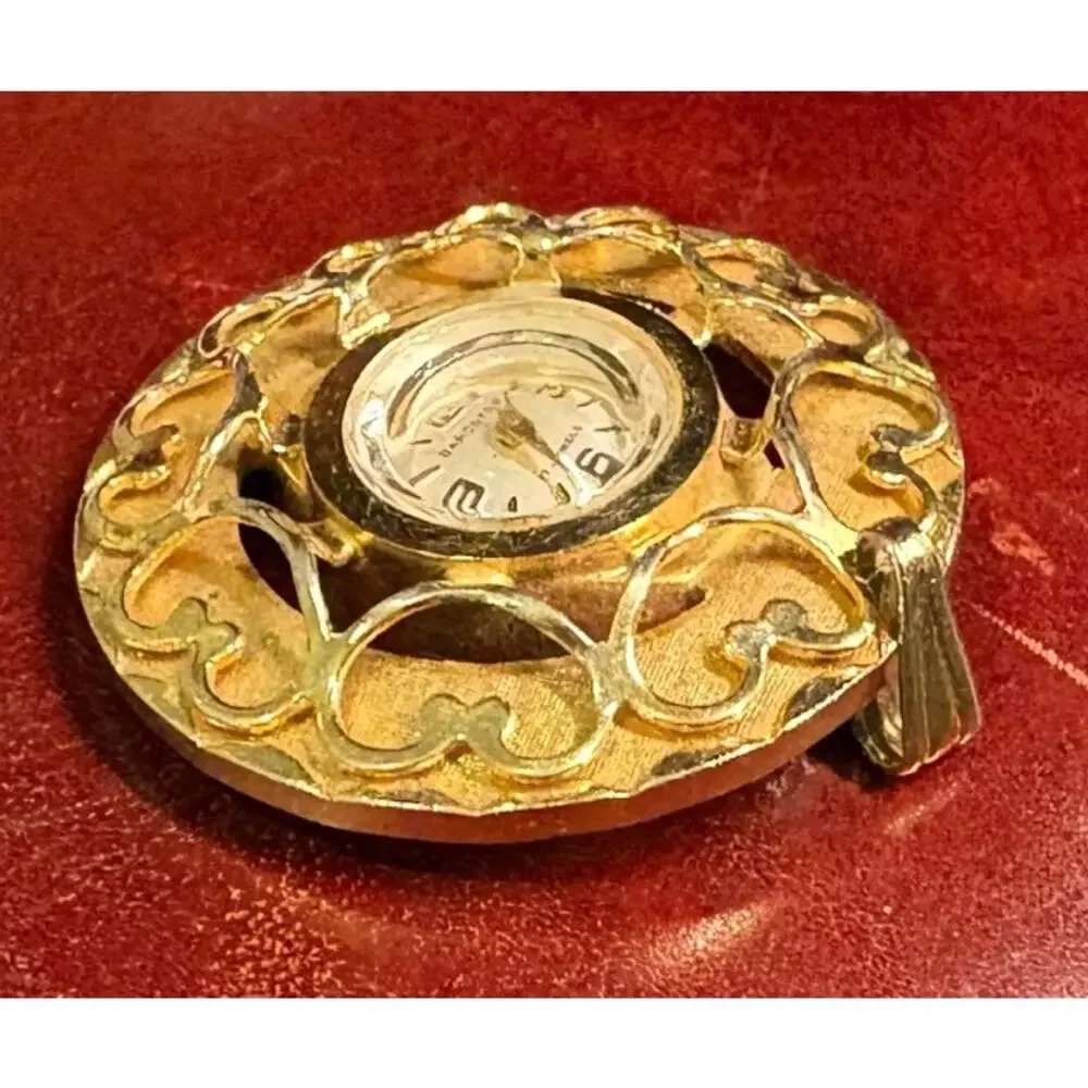 VTG Women's Baroness 17 Jewel Pendant Watch, Gold Tone, Hand Wound